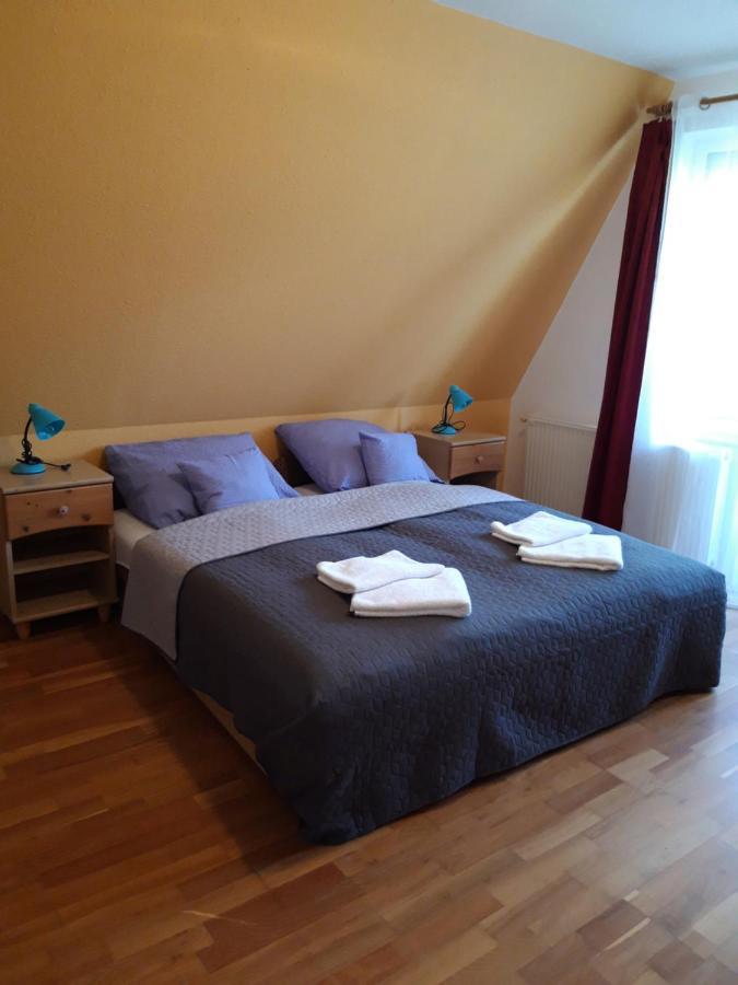 Attila Vendeghaz Appartement Hévíz Buitenkant foto