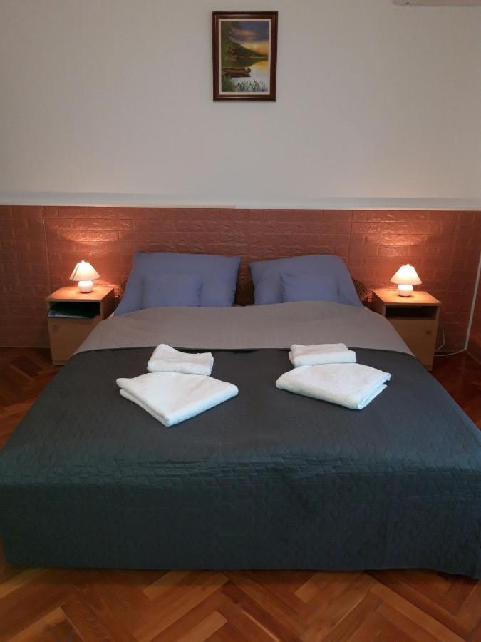 Attila Vendeghaz Appartement Hévíz Buitenkant foto