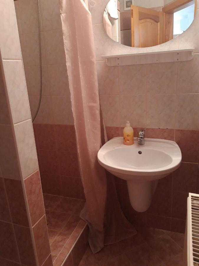 Attila Vendeghaz Appartement Hévíz Buitenkant foto