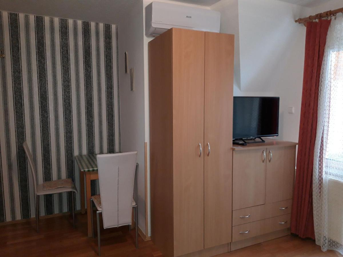 Attila Vendeghaz Appartement Hévíz Buitenkant foto