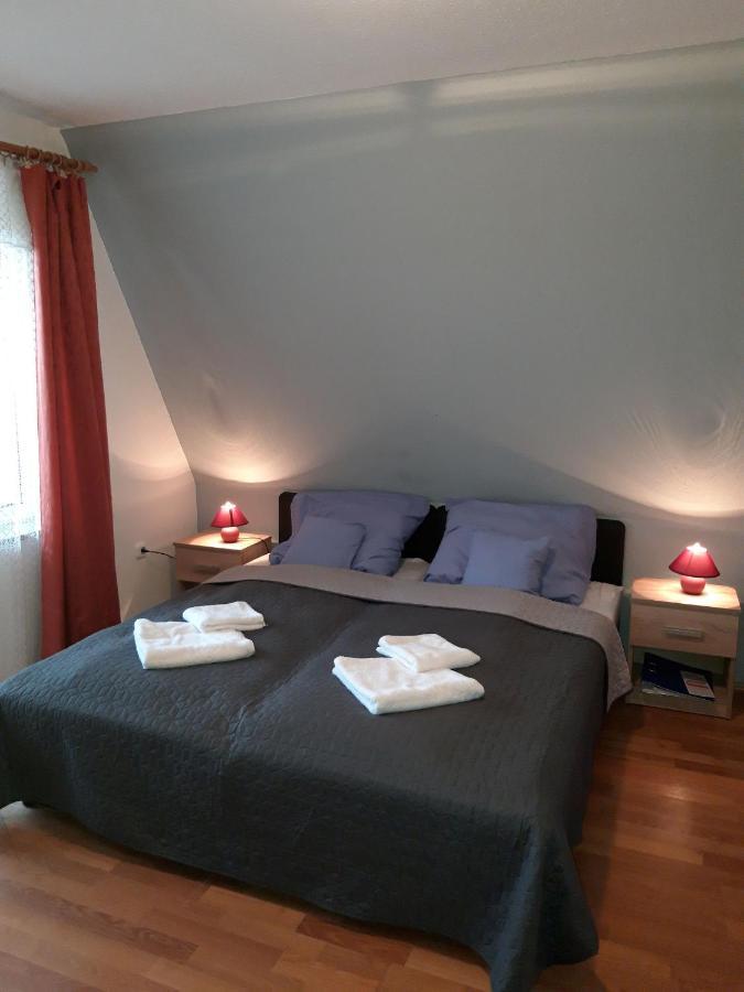 Attila Vendeghaz Appartement Hévíz Buitenkant foto