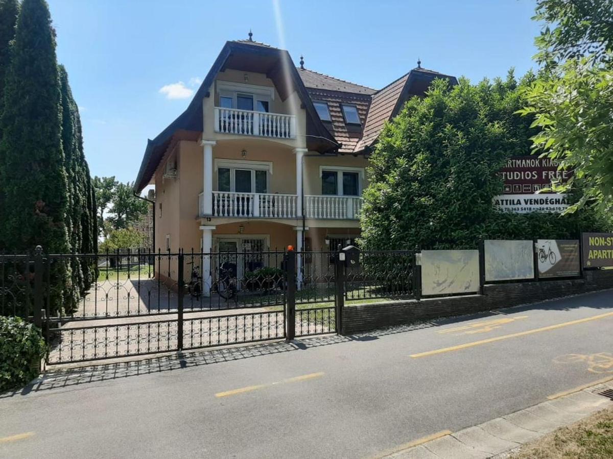 Attila Vendeghaz Appartement Hévíz Buitenkant foto