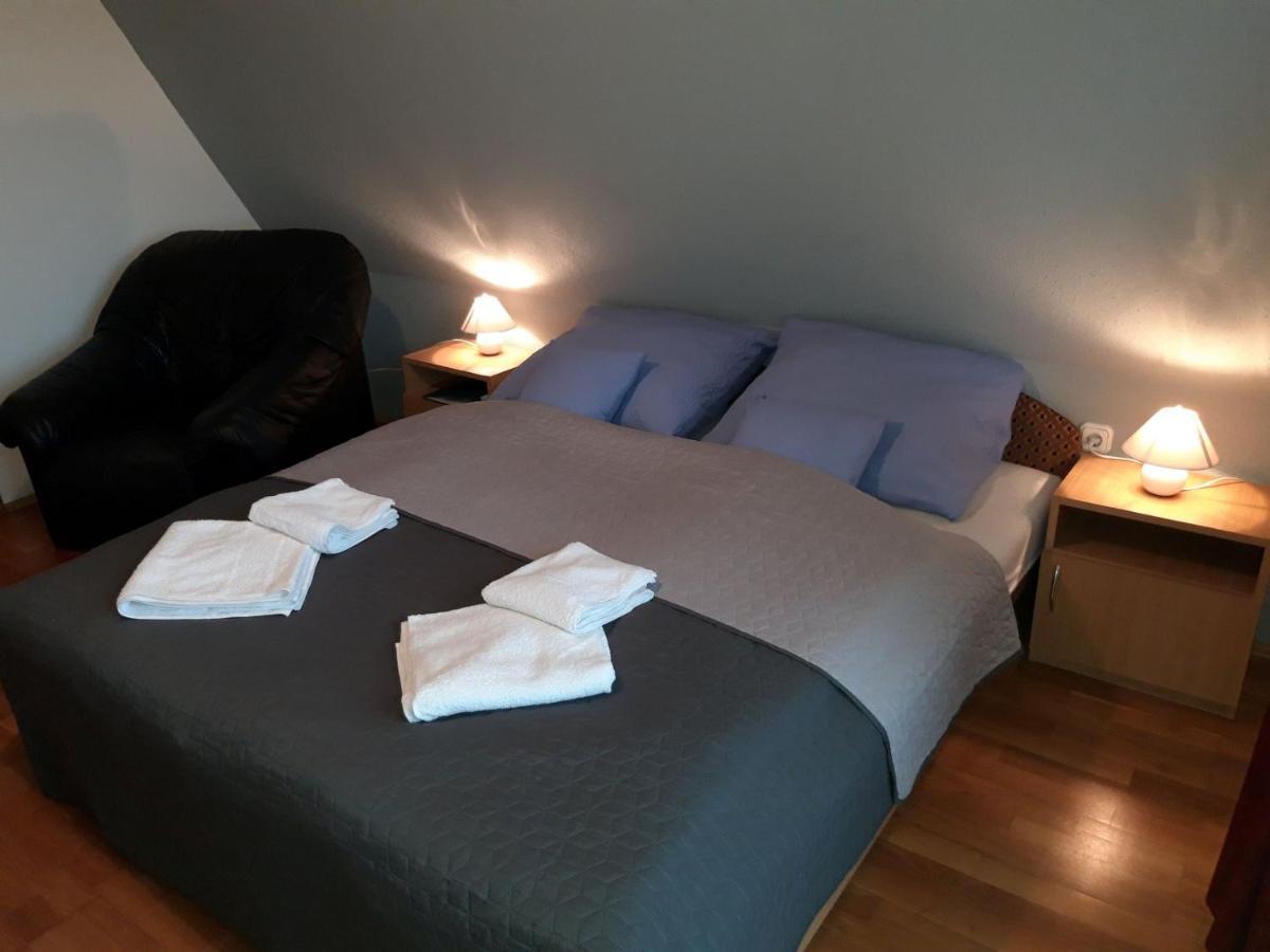 Attila Vendeghaz Appartement Hévíz Buitenkant foto