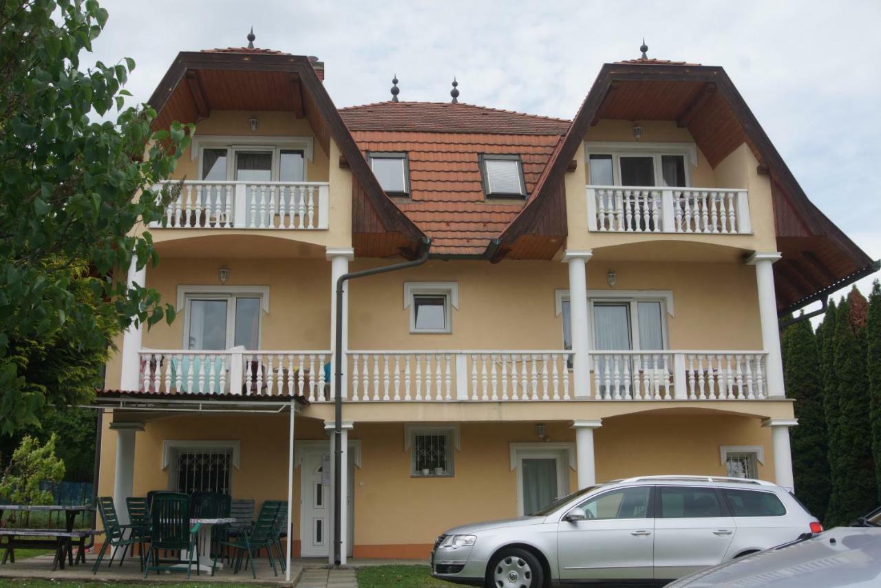 Attila Vendeghaz Appartement Hévíz Buitenkant foto